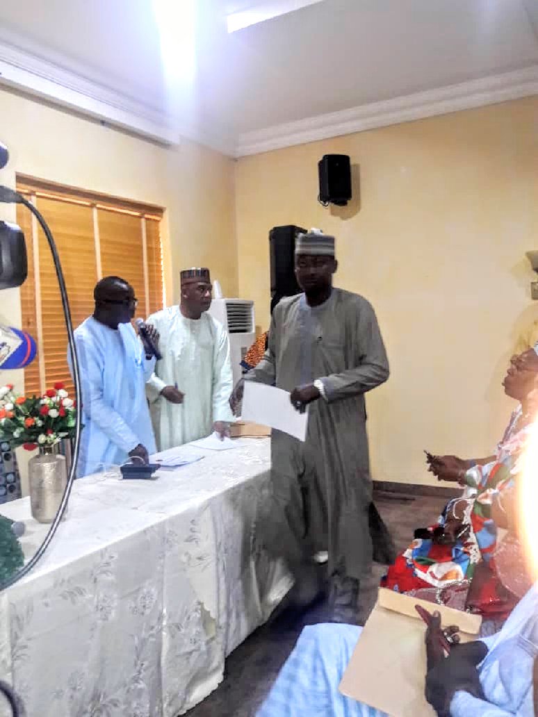 MrAbuSidiq's tweet image. Today, I received my certificate of screening to contest the position of National Publicity Secretary of APC from the Secretary of the party's National Convention Committee, Senator Victor Ndoma Egba. #APCNationalConvention