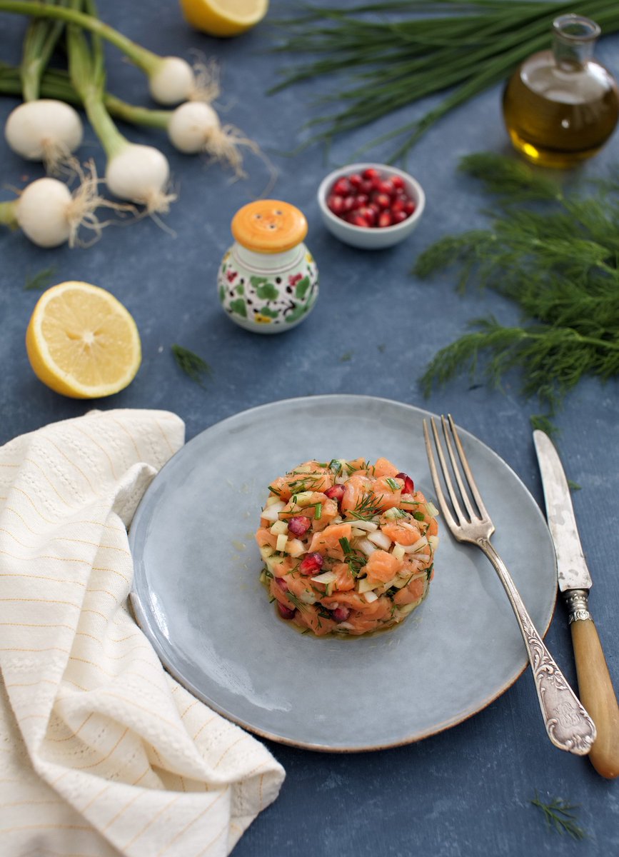 GourmandisesLou's tweet photo. Tartare de saumon et granny smith : la subtile alliance du poisson et du fruit pour un repas frais et léger qui fera son petit effet lors de vos dîner de fête ou entre amis.

https://t.co/Ne5bPO49Pc https://t.co/QoUmfxraBu