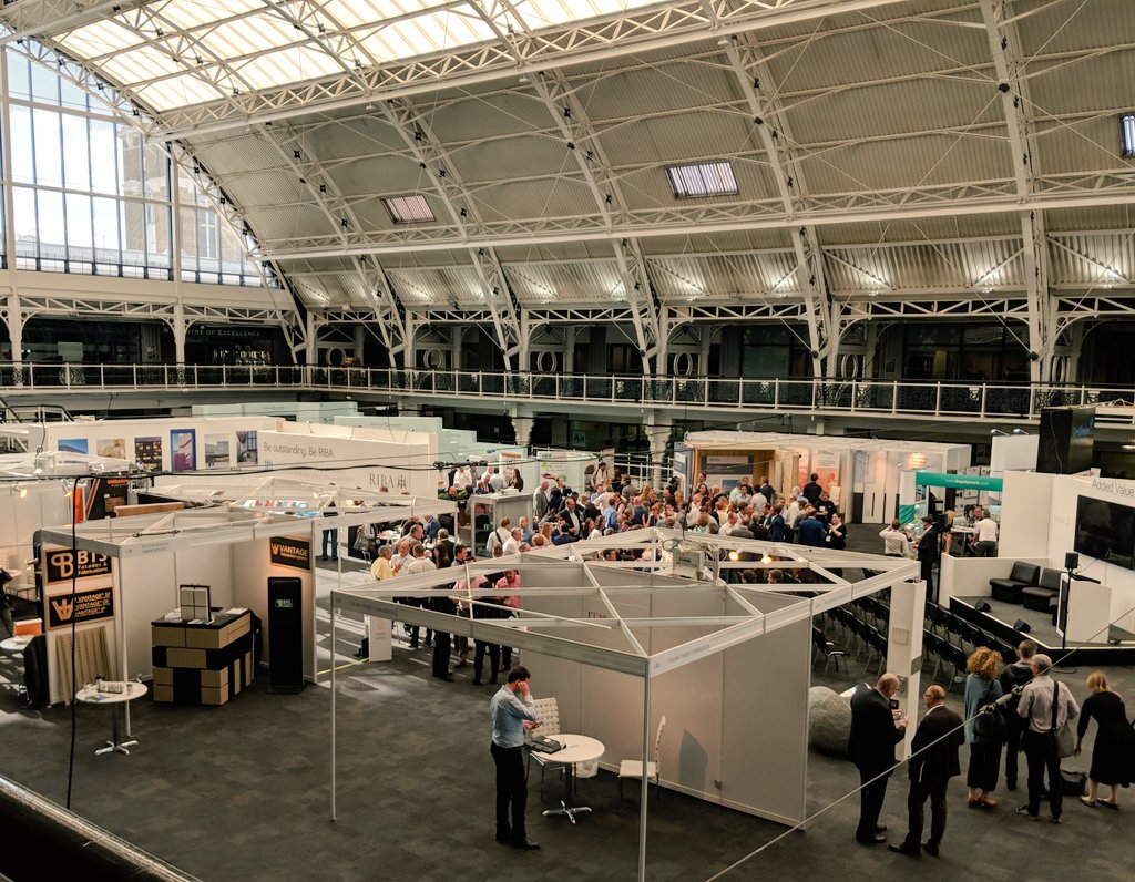 martysheehan's tweet photo. #visionldn free drinks sees the bar area becoming popular! A good day for meeting people from the #AEC
#Industry and introducing @GraphisoftUK #ARCHICAD #design #construction
#London https://t.co/eBh8GYcci6