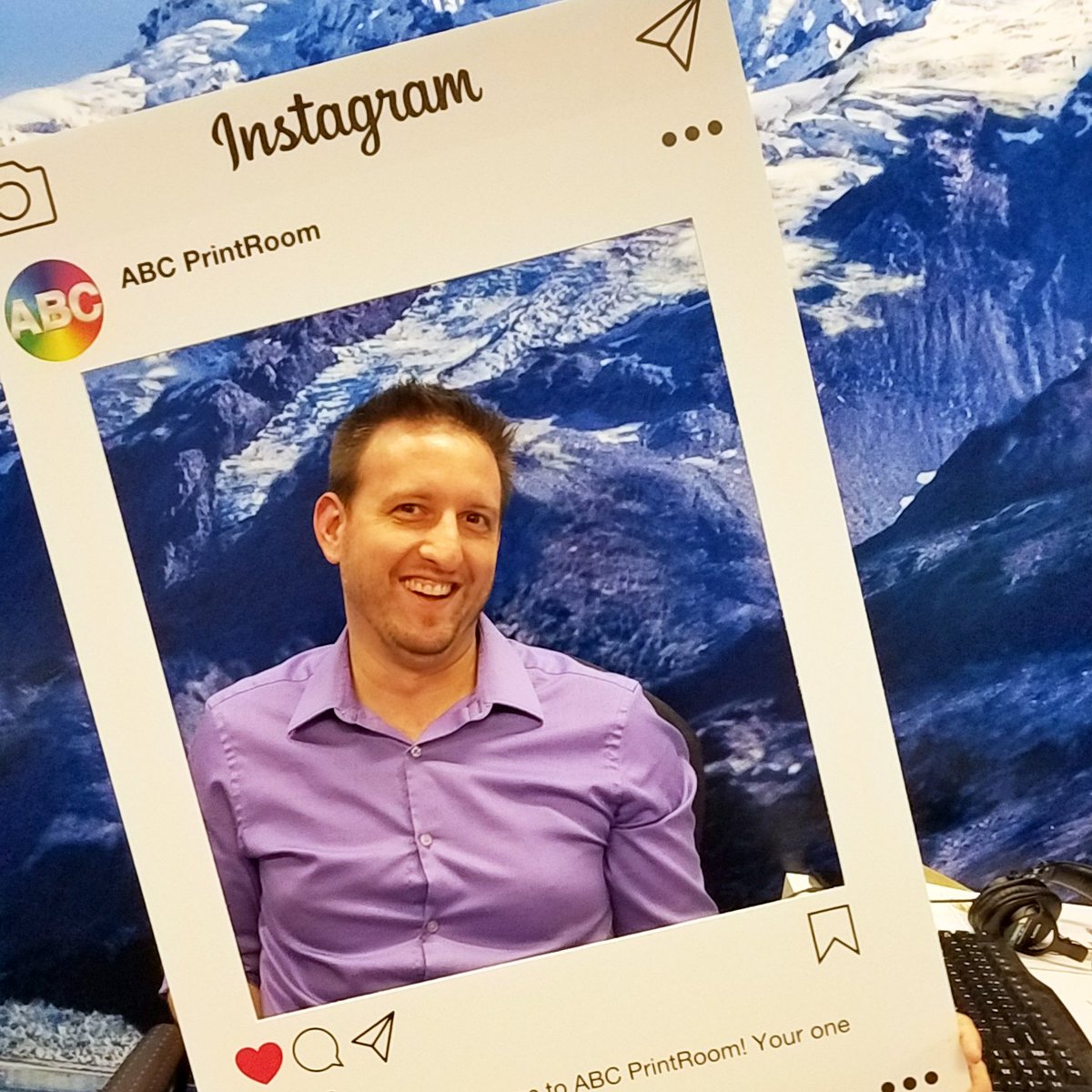 ABCPrintroom's tweet image. Matt the Videographer takes his selfie in the Alps at #abcimaging.  #NationalSelfieDay! @ABCPrintroom #selfieframes abcprintroom.com/socialmediafra…