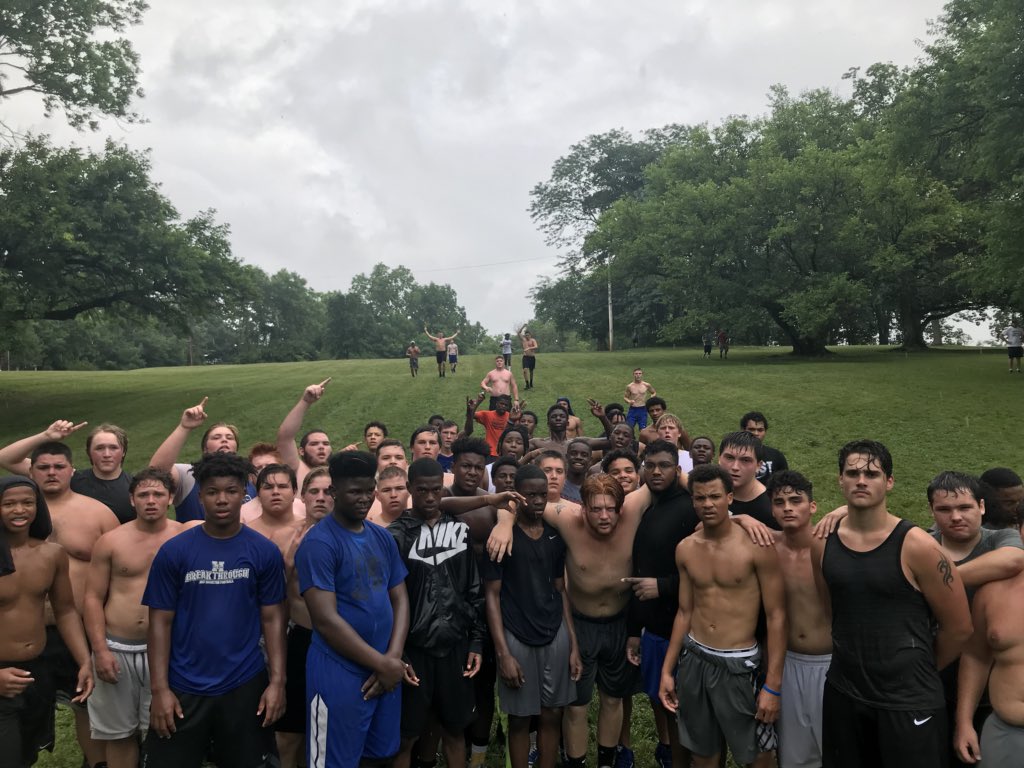CoachChadMurphy's tweet photo. GREAT day...great week!! Finished off with the guys cooking compliments of @CindeGorbandt Donna Holland &amp; @ChefAustinK12 https://t.co/fsZlj5drNH