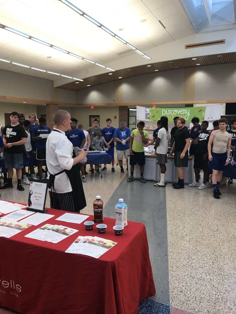 CoachChadMurphy's tweet photo. GREAT day...great week!! Finished off with the guys cooking compliments of @CindeGorbandt Donna Holland &amp; @ChefAustinK12 https://t.co/fsZlj5drNH