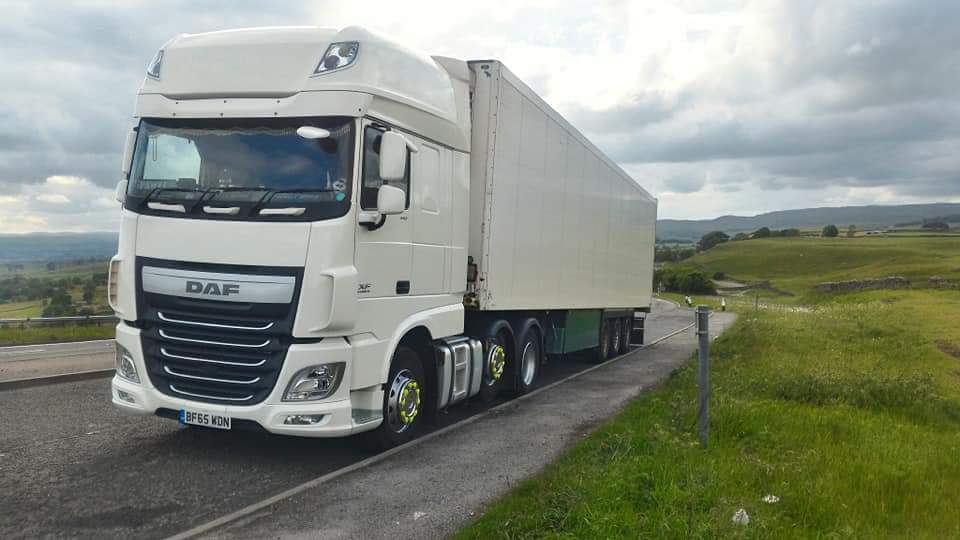 LyonsHaulage's tweet photo. Running back home from Scotland.
#DAF #Scotland #homewardbound https://t.co/Lu2DFqTAio