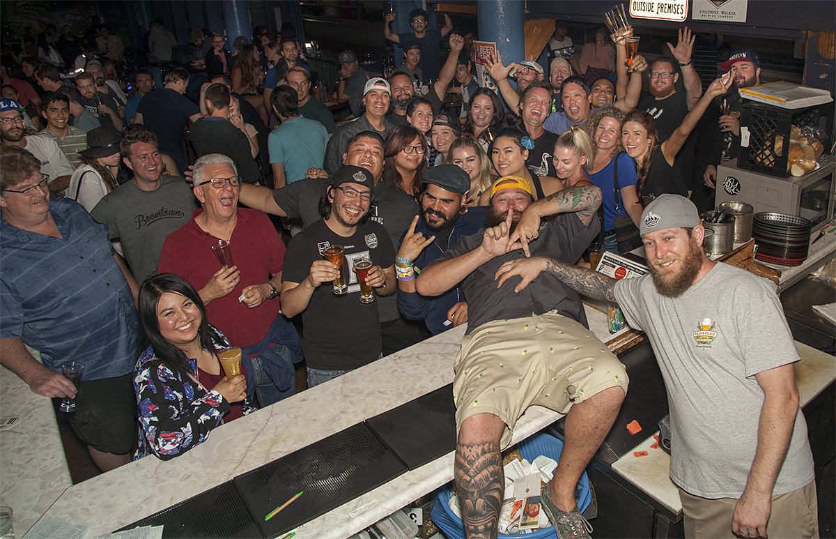 LABeerWeek's tweet photo. 12 events tonight on the @LABeerWeek calendar! From Battle of the Guilds at @NajasPlace, @IndieBrewingCo at @ZpizzaTapRoom, Blending Seminar w/ @FW_SourJim at @FW_Propagator and more: https://t.co/zjNNeyC3Pq #LABW10 https://t.co/RNyOtMsjkH