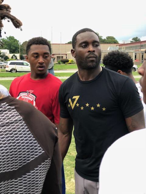 WarwickRaiders's tweet photo. Michael Vick visited Warwick this week to talk to the football team! #RaiderPride #NNPSpride https://t.co/gVWjocz3ix