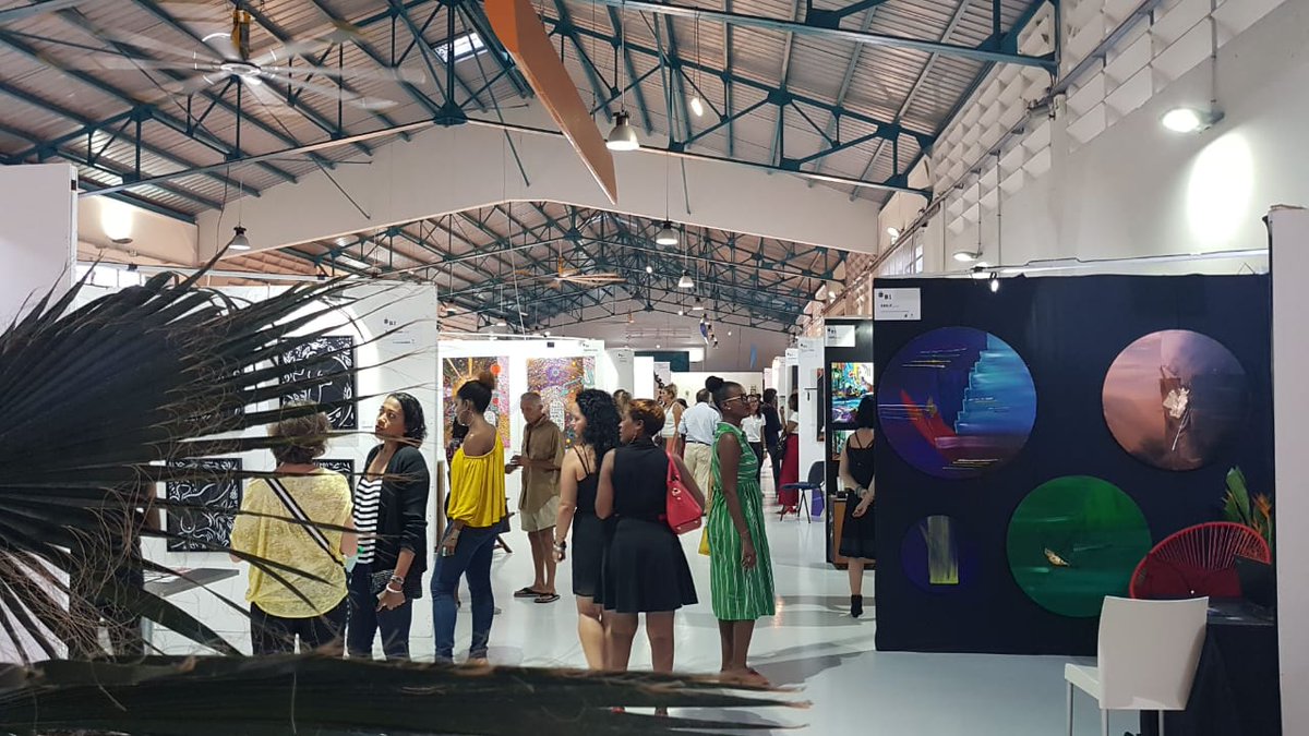 PortGuadeloupe's tweet photo. Début du salon d'art international Pool Art Fair ce jour au Hall Croisières de Pointe-à-Pitre #PoolArtFair https://t.co/ZV6dlAhEZ1