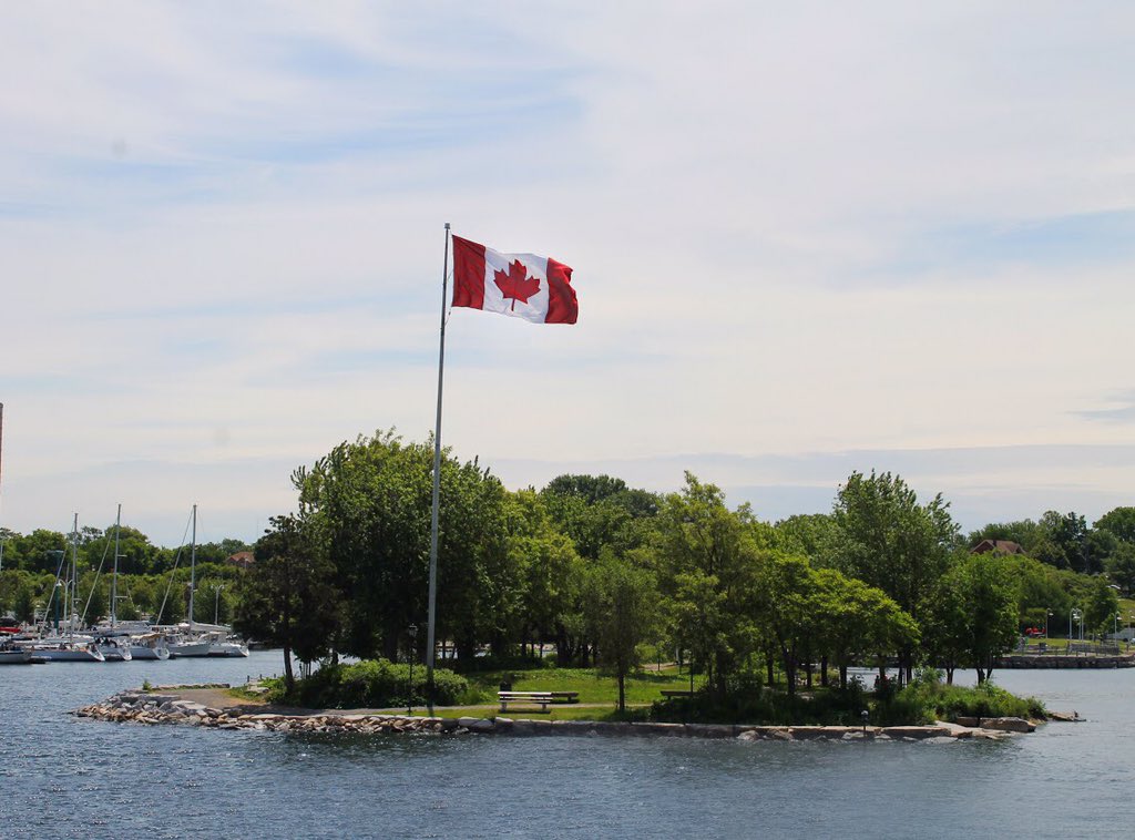 HamHarbourqueen's tweet photo. Celebrate #CanadaDay by taking in all the magnificent views our country has to offer, aboard #TheQueen, July 1st ❤️🇨🇦 Canaday Day Sightseeing tickets are available now: https://t.co/CI7XzD5a4y #HamOnt https://t.co/7NckIskUtt