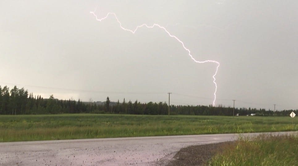 Severe thunderstorm warning issued near Fort Nelson - is.gd/5Zstao #yxj #yxjnews energeticcity.ca/wp-content/upl… https://t.co/igqXxIsMBB