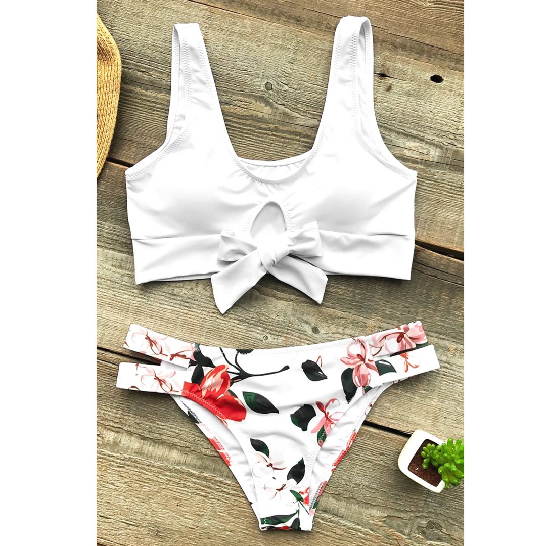 JellyBeans_Pics's tweet photo. I chose this bikini because I love the side-cuts on the bottom and the bow detail on the top! #ad  #jellybeanclothing #outfitwear #womenwear #bikinibabe #swimsuitfashion #shoponsale  #swimsuitshop #swimsuitlove #bikini2018 

Shop Now $28.99 !!  https://t.co/Pjq06uTTVn https://t.co/JQUfM1BnPN