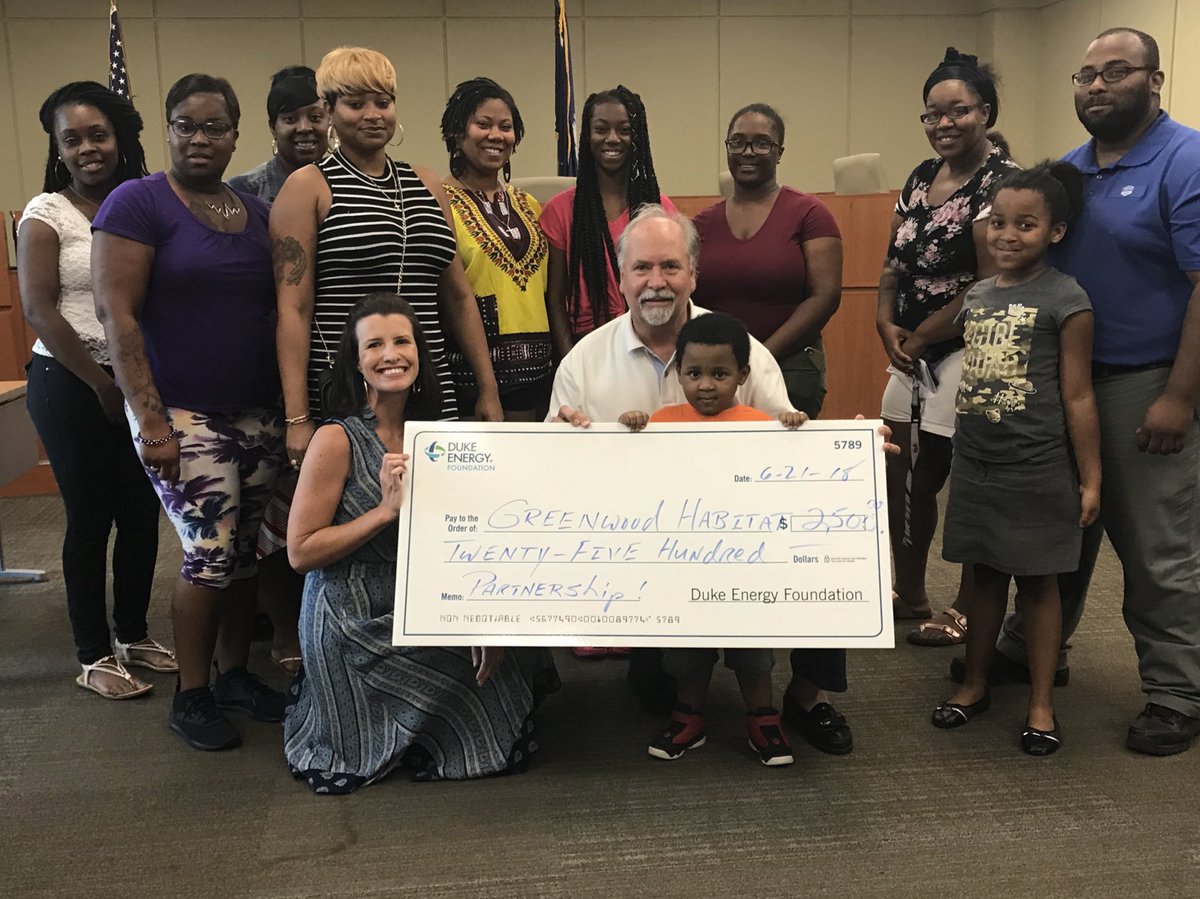 TheoLane13's tweet photo. Great to be with @gwdhfh families  in @GreenwoodCitySC for @DukeEnergy sponsored #financialmanagement classes.   #savetosucceed  #moneymanagers https://t.co/tjzg4S2kZu