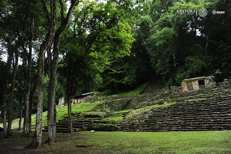 Retoman #exploración arqueológica del meandro de la Zona Arqueológica de #Yaxchilán #Chiapas Se registraron #cuevas con vestigios prehispánicos, algunas de las cuales habían sido reportadas al #INAH hace dos décadas. Fotogalería: bit.ly/2IaxO7K