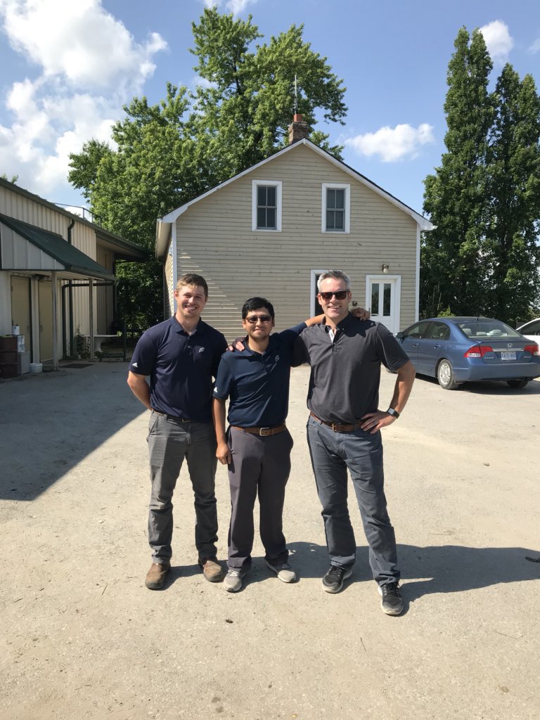 GuelphTurf's tweet photo. This year we started visiting our #turfmanagement students on their #internships. Most recently, it was a trip to @BayviewClub to visit Daniel Ye and his employers @BayviewGCM & @SRabski. A wonderful operation with great leadership & learning opportunities! #GuelphTurf🇨🇦 https://t.co/e4RHlO1gbB