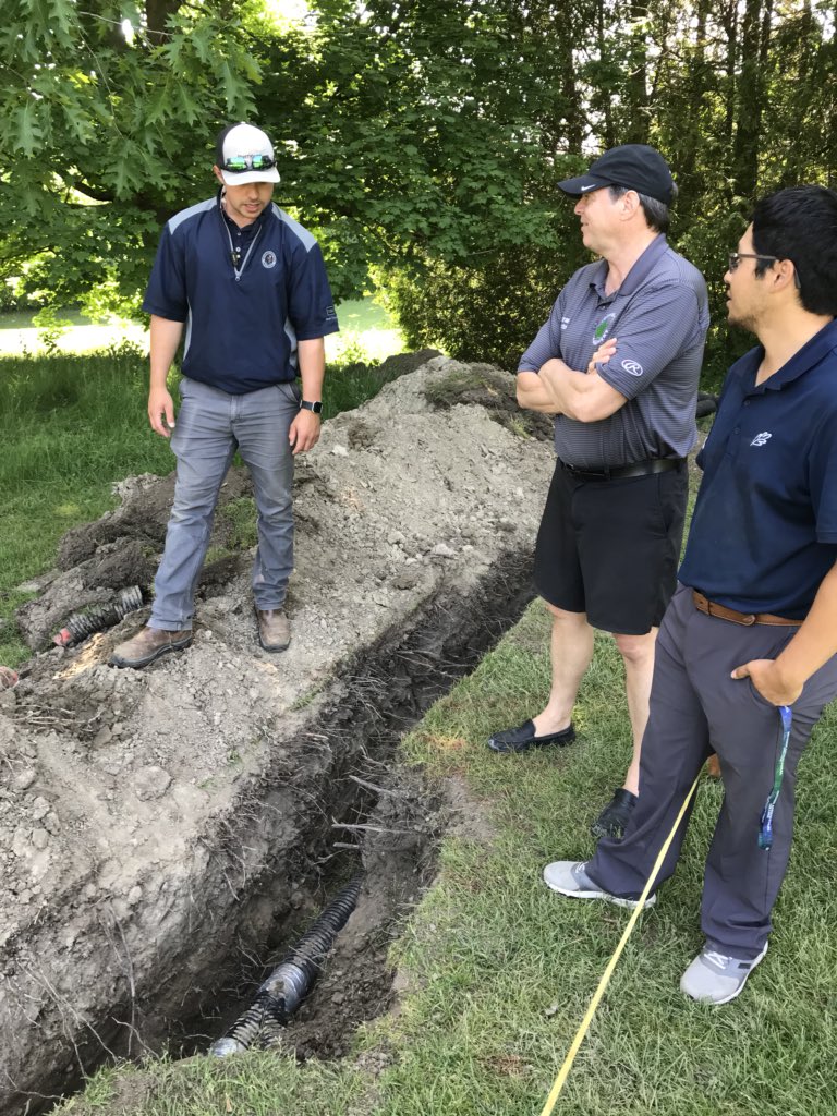 GuelphTurf's tweet photo. This year we started visiting our #turfmanagement students on their #internships. Most recently, it was a trip to @BayviewClub to visit Daniel Ye and his employers @BayviewGCM & @SRabski. A wonderful operation with great leadership & learning opportunities! #GuelphTurf🇨🇦 https://t.co/e4RHlO1gbB