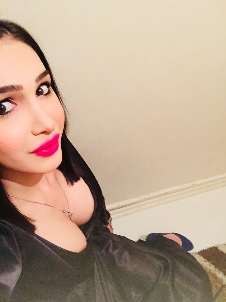 Selam bayanim herturlu ilisgiye acikim butun muamele var tek araman yeterli seans 100 saatlik 200 gecelik 600 ara goruselim 05378792962 Taksimde yasiyorum