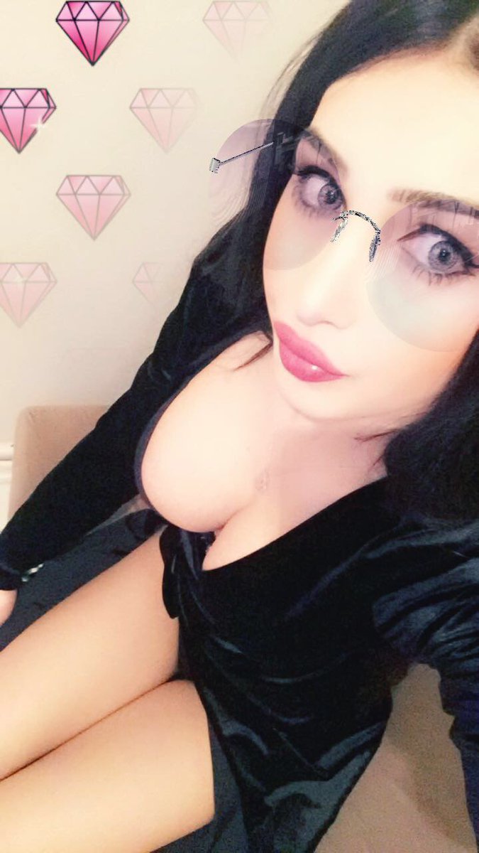 Selam bayanim herturlu ilisgiye acikim butun muamele var tek araman yeterli seans 100 saatlik 200 gecelik 600 ara goruselim 05378792962 Taksimde yasiyorum