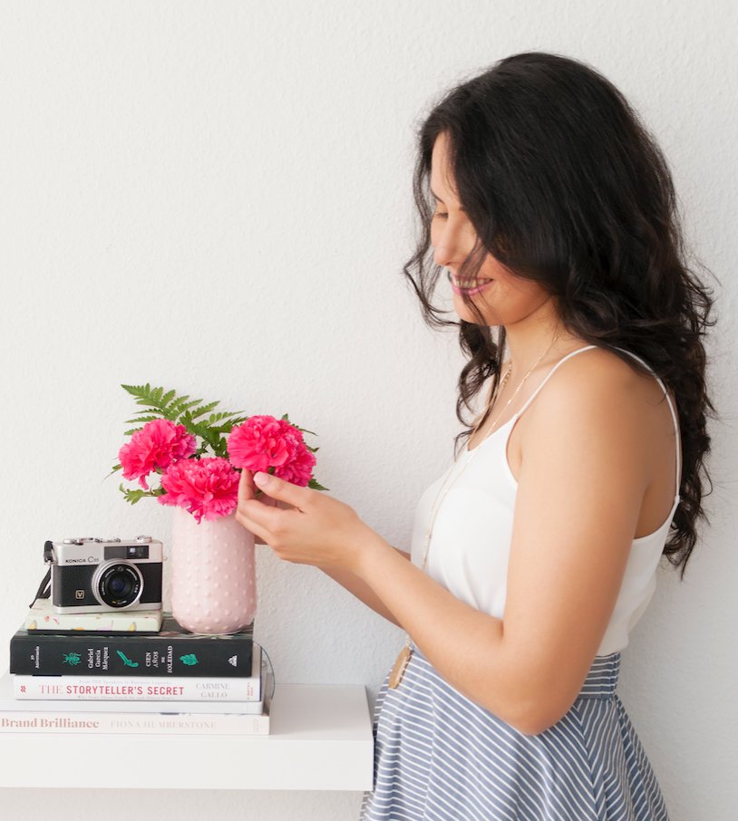 BlogirlsMag's tweet photo. [Entrevista #BlogirlsMagazine a @KarlaCaloca, venezolana, diseñadora y soñadora]

"Una de las palabras que mejor la definen es 'organización'. Es 'energía' que se entrega con una confianza ciega a aquello en lo que cree." 💫

👉 https://t.co/QsIFVdvvPw 👈 https://t.co/L3hVnBkJ6b