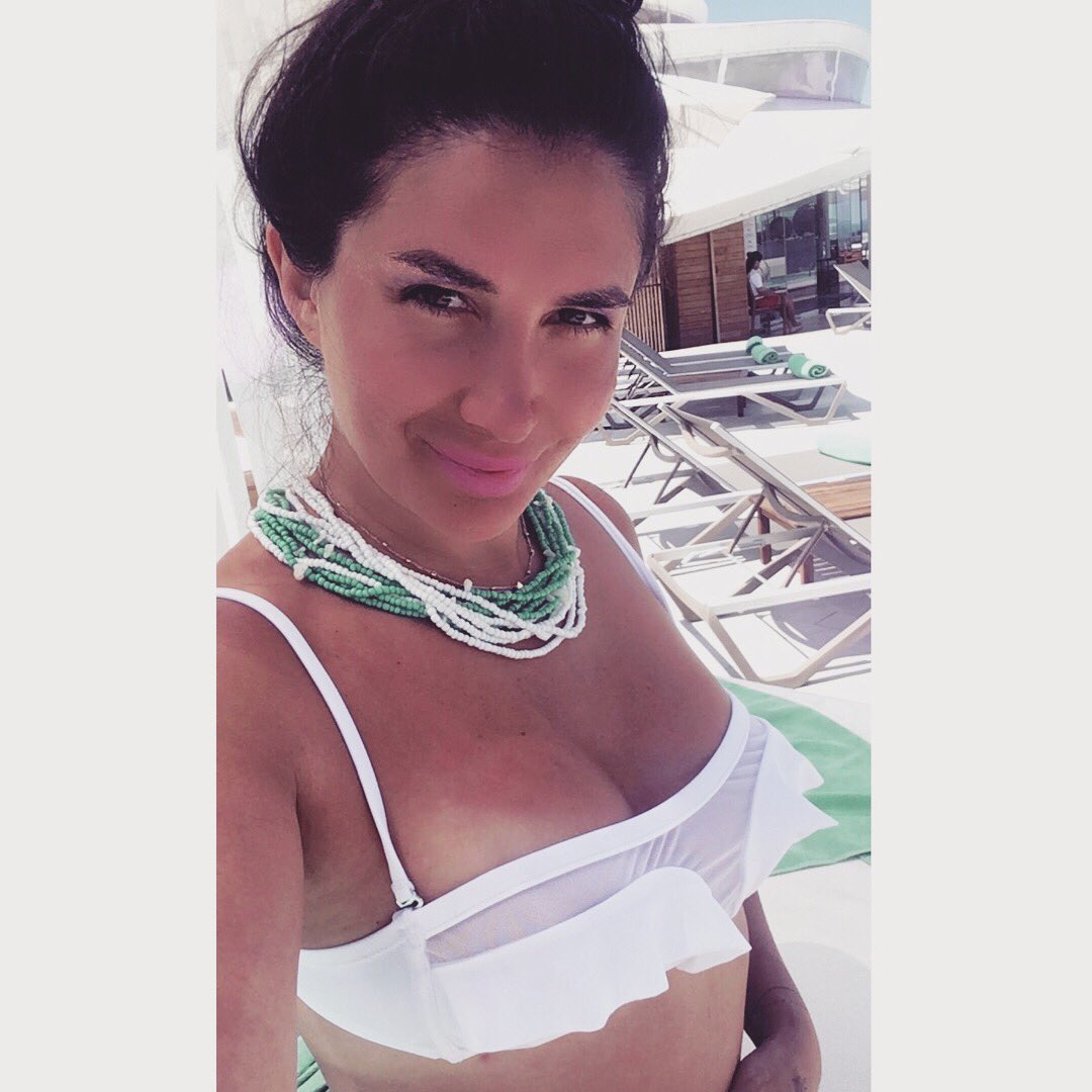 nilay_dorsa's tweet photo. #nikkibeach 🦄 https://t.co/qnFK0ZJHmY