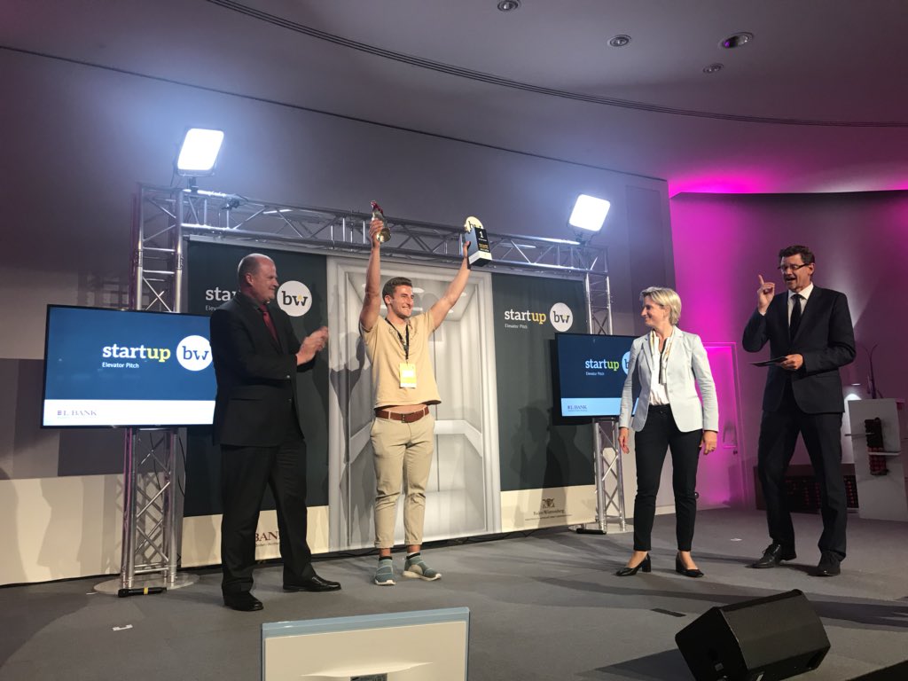 WM_BW's tweet photo. Platz 1 geht an die essbaren Trinkhalme von Eatapple - herzlichen Glückwunsch! @ElevatorPitchBW @L_Bank #startupbw https://t.co/U11HUnseNX