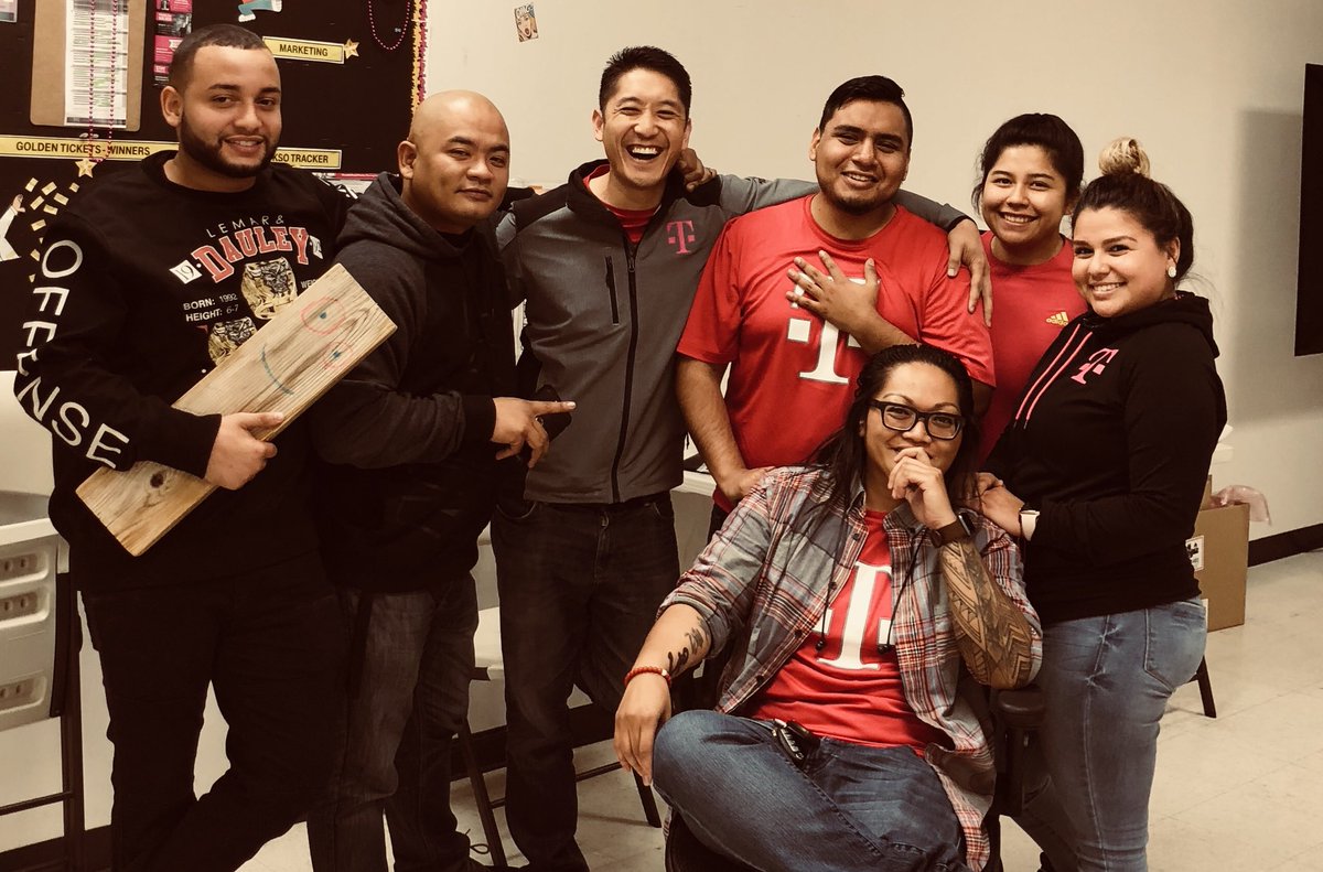 JesstIn48's tweet photo. In honer of #NationalSelfieDay2018 - posting pics of my district since Iβm away!! Missing my team !! #THiZZBAY π₯ #EdubNation @MGonzal186 @nazarma @tommyhheng @anthonyheng82 @RealEWInc https://t.co/2uXakayIk6