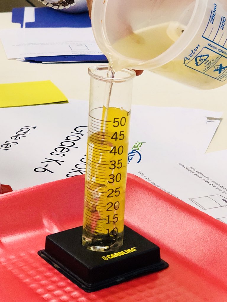 ealy_daeducator's tweet photo. So as a math mind..it’s so much fun to dabble in Science! As usual we make extensions to the lesson and made a Lava Lamp! #StreamlineScienceTEKS #HISDLeaders #HISDLEADERSHIP #HISDStrongChildrenFirst https://t.co/Z3KPVLVUlN