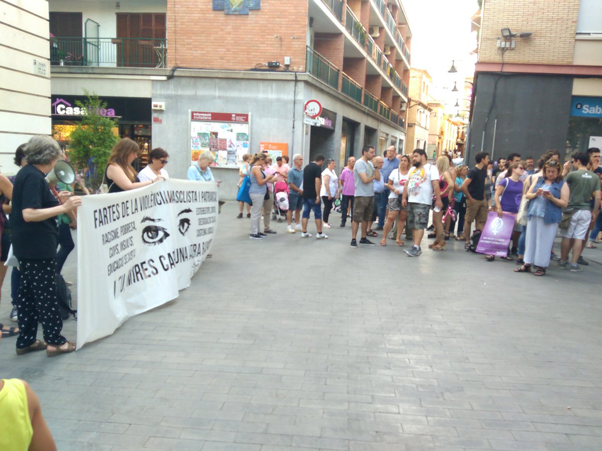 RedSorsha's tweet photo. Tranquila hermana aquí está tu manada. Manifestación contra la libertad provisional a #LaManada  en #SantFeliu con @SFFeminista  @casalpopularstf https://t.co/4Pyv3fcfLx