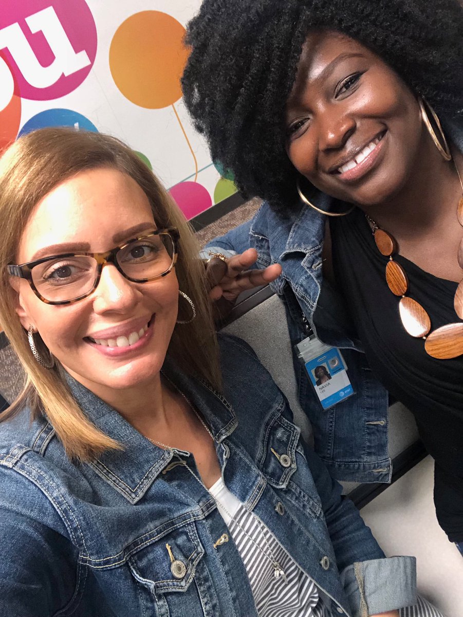 navialee24's tweet photo. Smile...it’s #NationalSelfieDay! #Tu_TLife #LLCoolJs @LifeAtATT @lesleywills71 https://t.co/g1b0cmzIsy