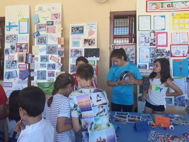 Today we have celebrated a successful #Gettingthereonyourown <a href="/Erasmus_Project/">Erasmus+ Projects</a>    Dissemination Day in our school. European Fair, photocall, plays, cooking demostration...Many children and families were involved <a href="/sepiegob/">SEPIE</a> <a href="/CFIE_Segovia/">CFIE de Segovia</a>