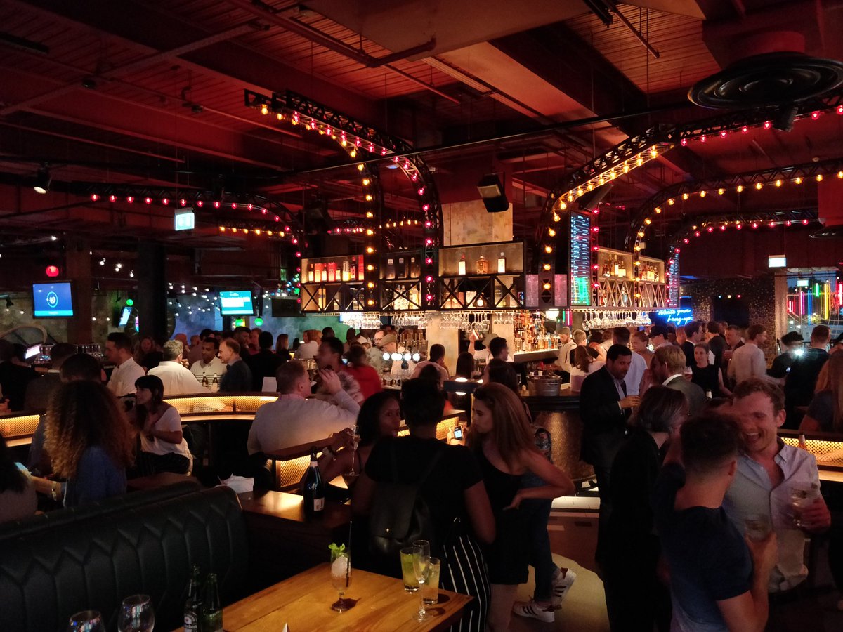 fluidlondon's tweet image. And of course, there was crazy golf ⛳🏌️@puttshack #puttshack