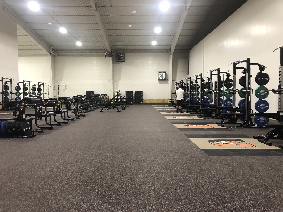 The new weight room is looking great! Can’t wait for our guys to get back on campus and utilize this! #HonJims