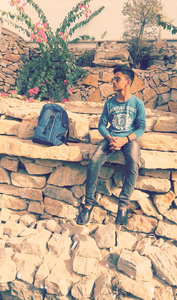 || vëñømōūš || tweet media