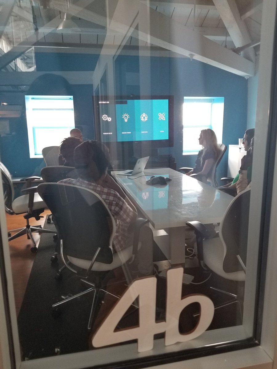 aceantorino's tweet image. .@EPAMSYSTEMS hosts Ignite talks with Digital Strategy and Development disciplines for @hopeworkscamden in the #2018EPAMshowandtell