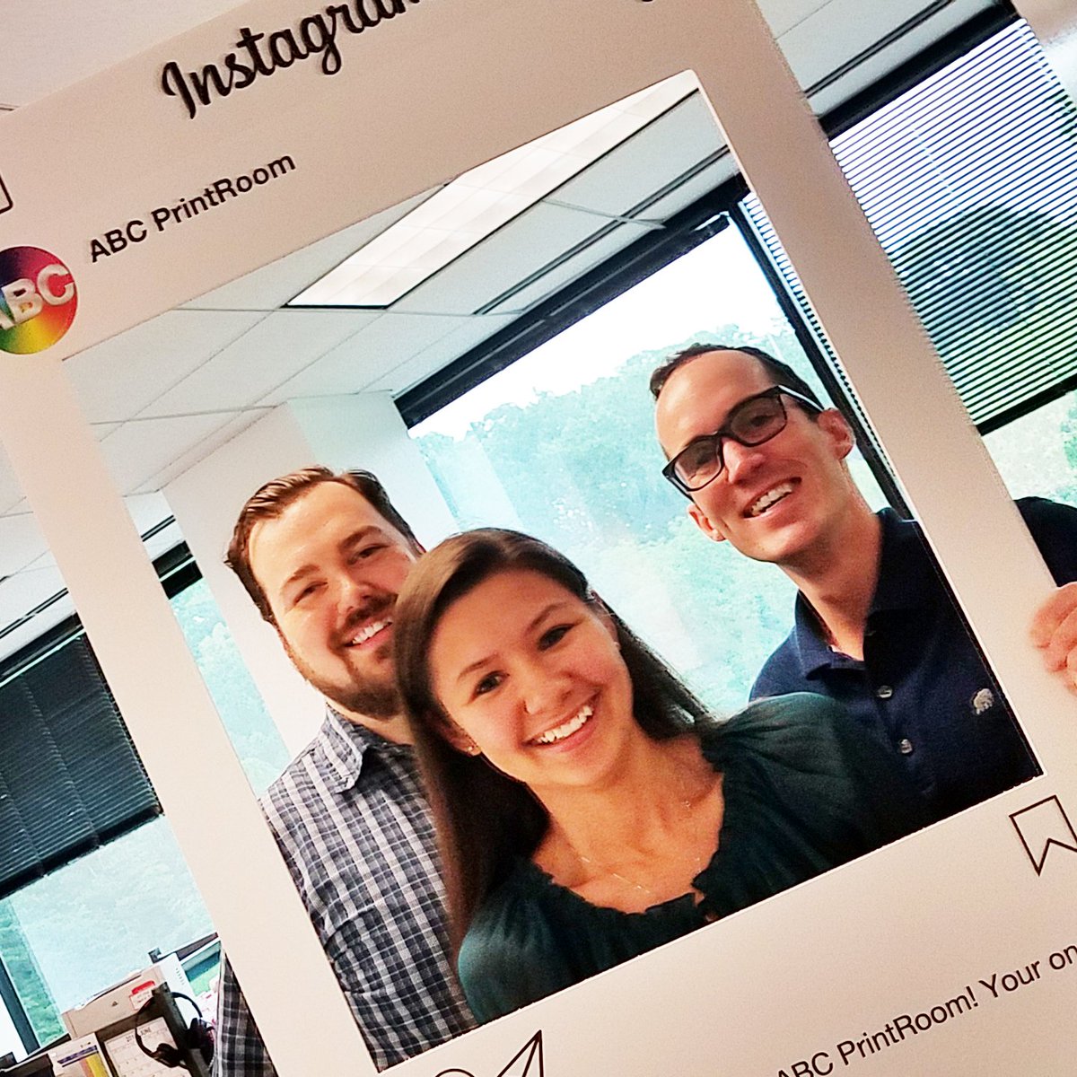 ABCPrintroom's tweet image. We're getting the whole #ABCImaging team involved! Facilities, HR, Logistics ... All it takes is a #selfieframe to get them hooked. #NationalSelfieDay ow.ly/oA4l50hMf18
