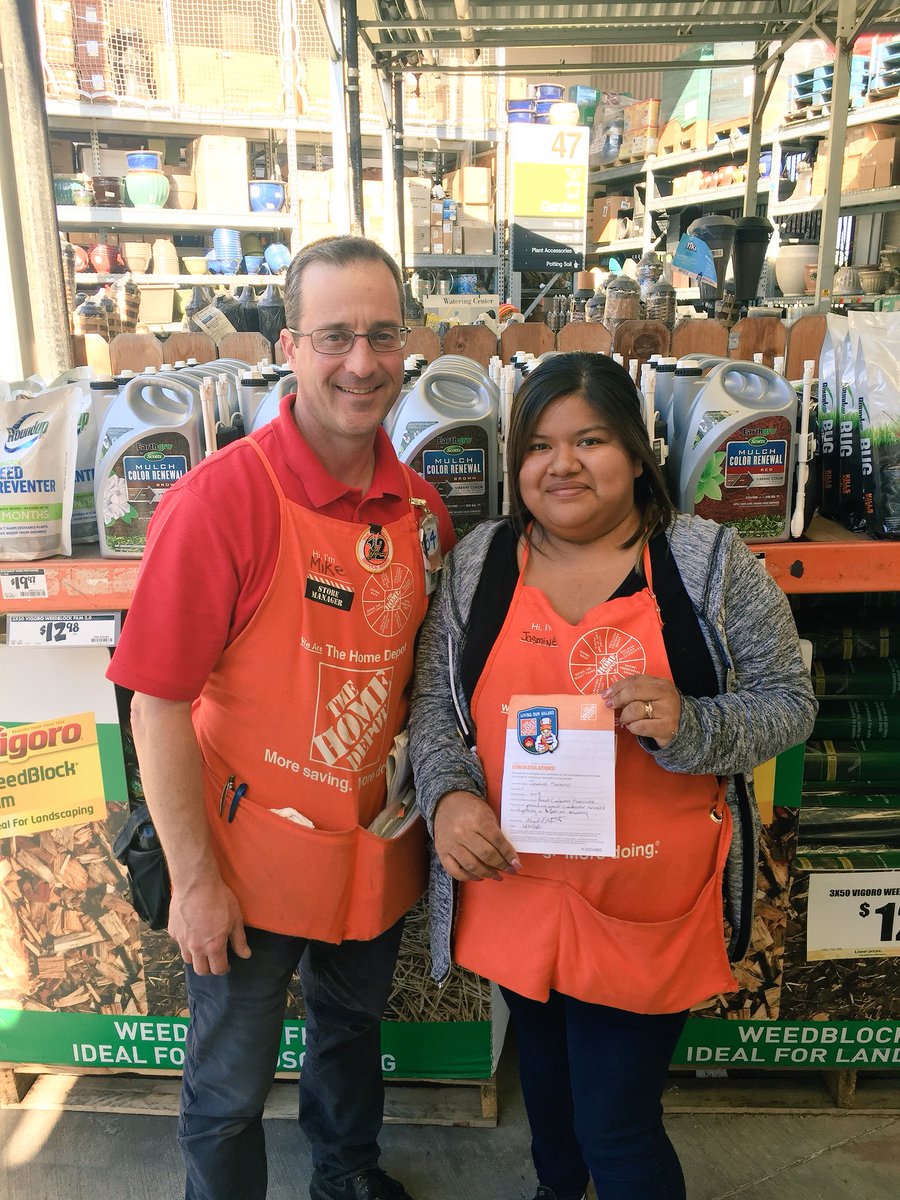 RickCostello715's tweet photo. Jasmine has got excellent customer service skills. #StopThatShrink @mpmonte12 @SteveWoodsHD @steveknott020 huge recovery. https://t.co/Q97DvJdeRO