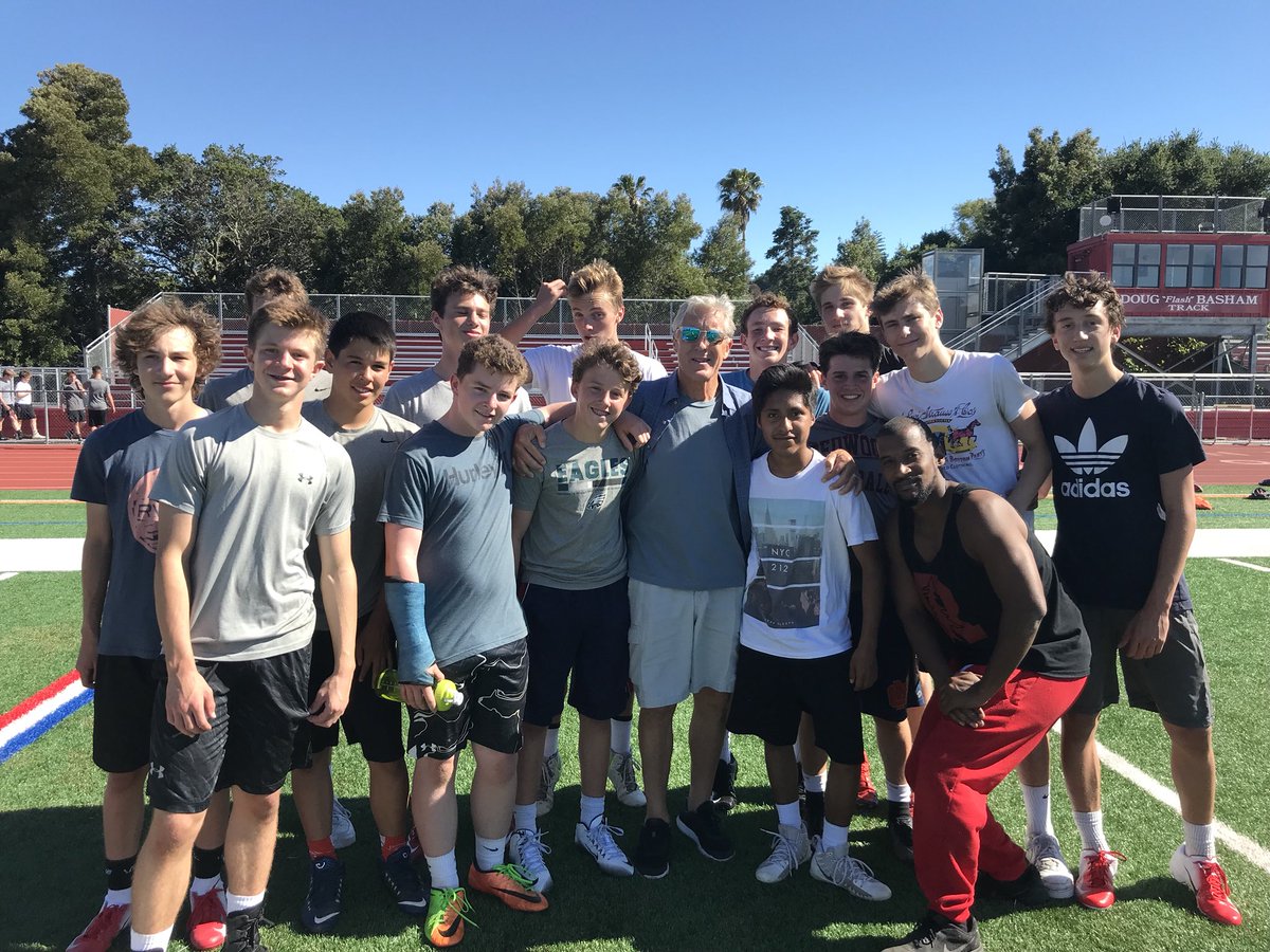 CoachT1978's tweet photo. Thank you @PeteCarroll for visiting football practice at you alma mater. #Redwoodfootball https://t.co/zlC5LDwB0i
