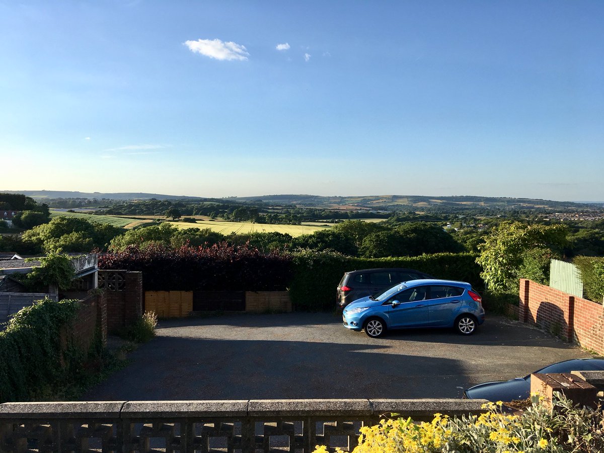 BacheRichard's tweet photo. Views from Shanklin looking towards Sandown. The longest day... 21st June 2018. Summer has arrived! @RydeAbide @VisitIOW #Isleofwightfestival #VisitWight https://t.co/QiNxCSAMb2