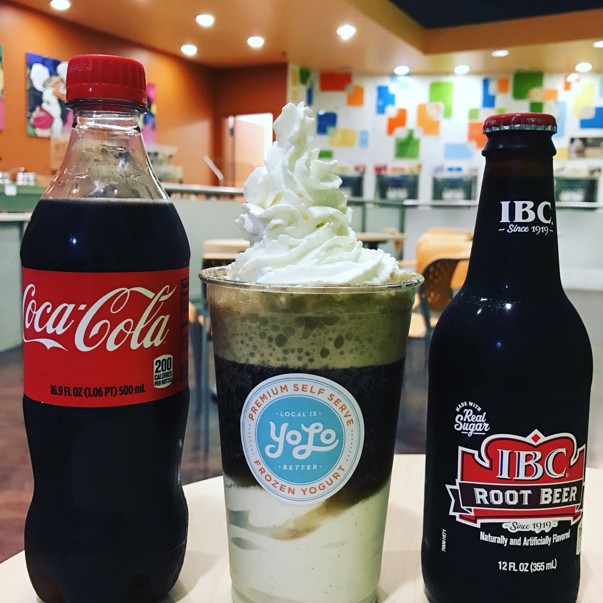 yltr_y's tweet photo. Froyo or floats ? 🤔 https://t.co/Mk9Ad2jkOn