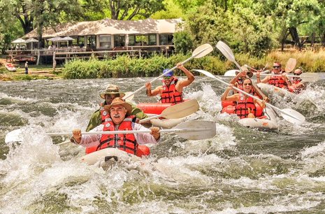 #Safari is all about experiencing great activities. At #ZambeziSandsRiverLodge you will experience game drives and tours to #VictoriaFalls as well as the amazing #CanoeSafari 😎
📸 <a href="/ImveloSafariLod/">Imvelo Safari Lodges</a>