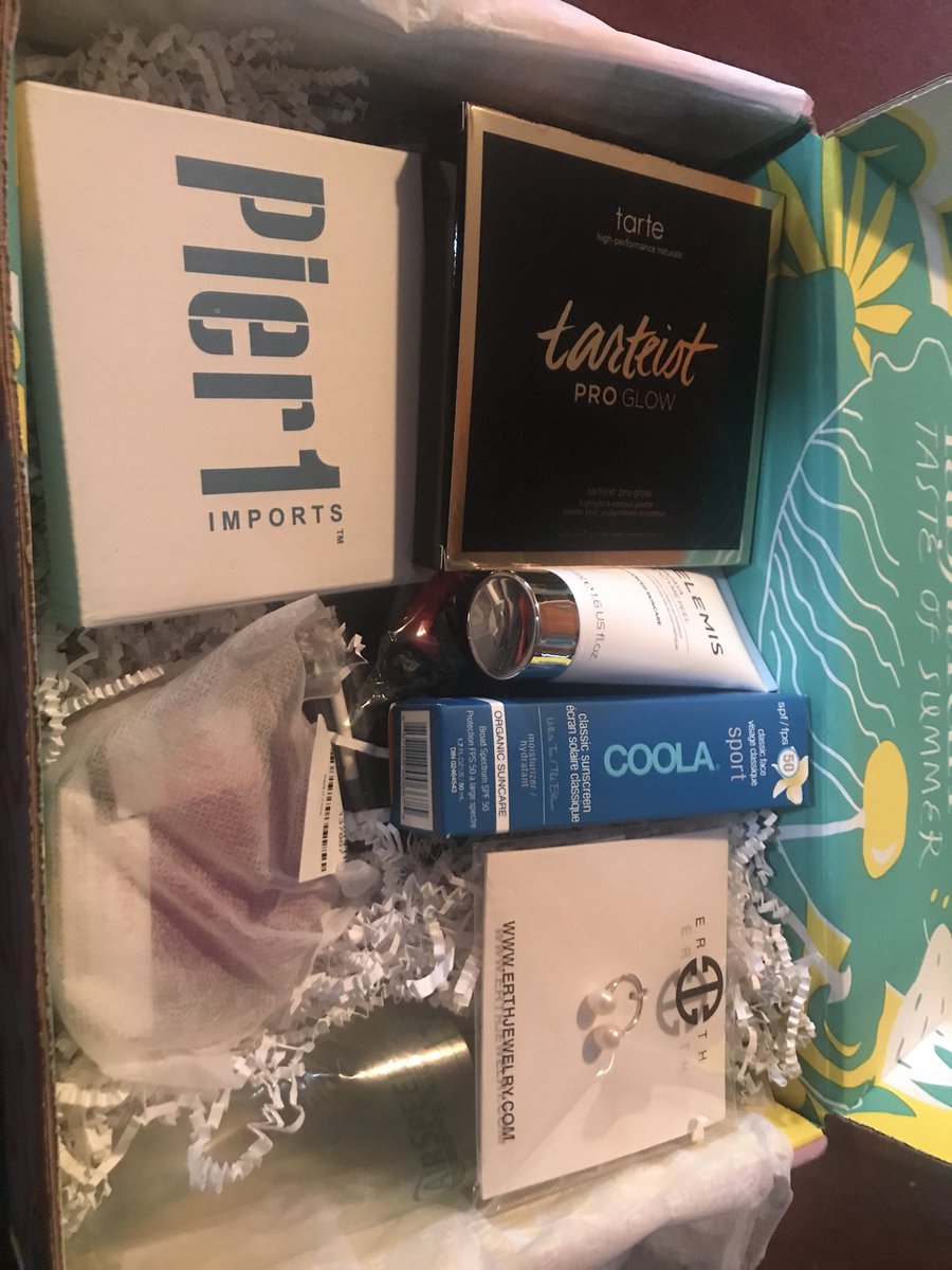 Loving my first <a href="/FabFitFun/">FabFitFun</a> box!  #fabfitfun #fffgiveaway #ExperienceElDorado