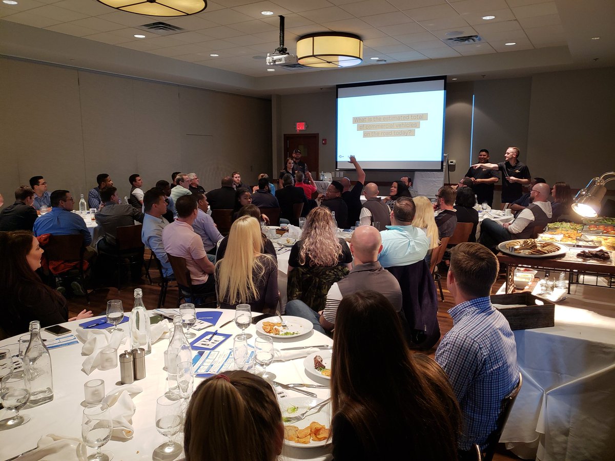 cugam5's tweet image. ESTrack with our Chicago sales teams, love the energy!!! @RyanYahrmatter @ARintamaki @es_track