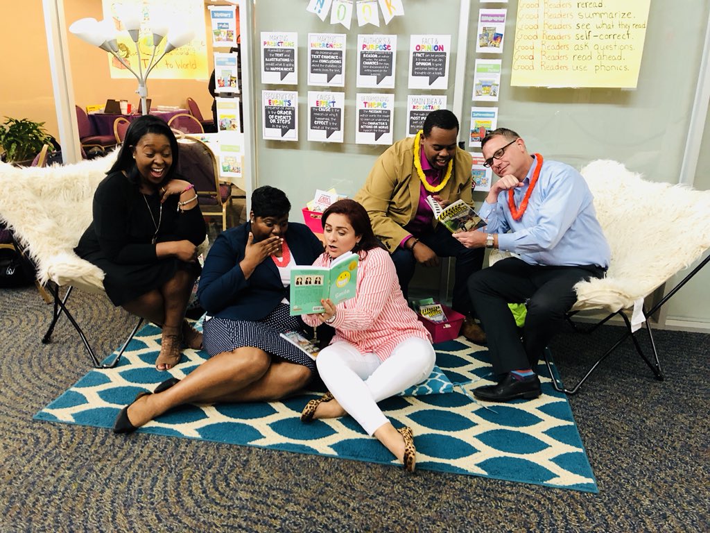 ealy_daeducator's tweet photo. If your searching for an example for your Reading Dept in best practices for Read to Self and Read to Others stop by #DoganNation2.0. #HISDLeaders #HISDStrongChildrenFirst #HISDLEADERSHIP #DOGANREADS #PLS2018 https://t.co/1nSmuST1lL