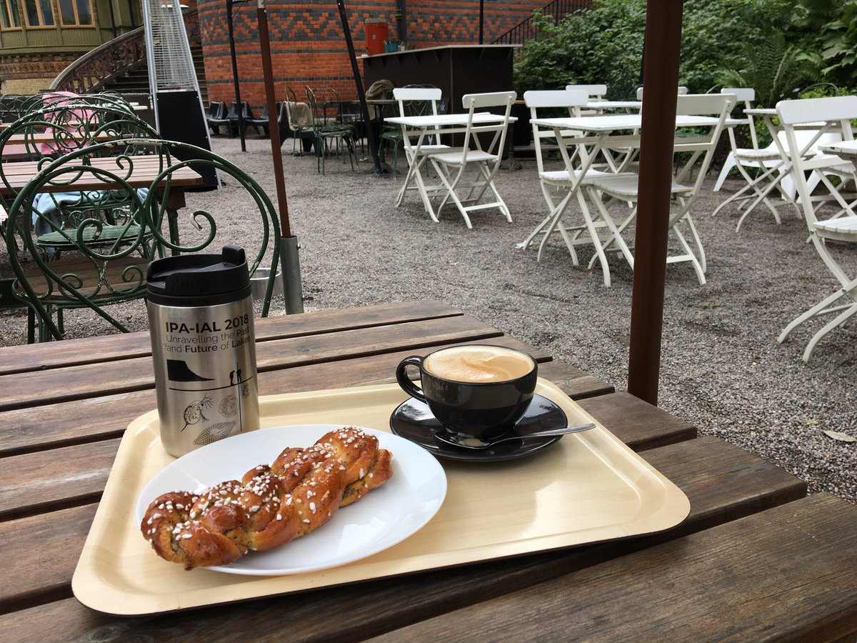 Eva Lyon tweet media