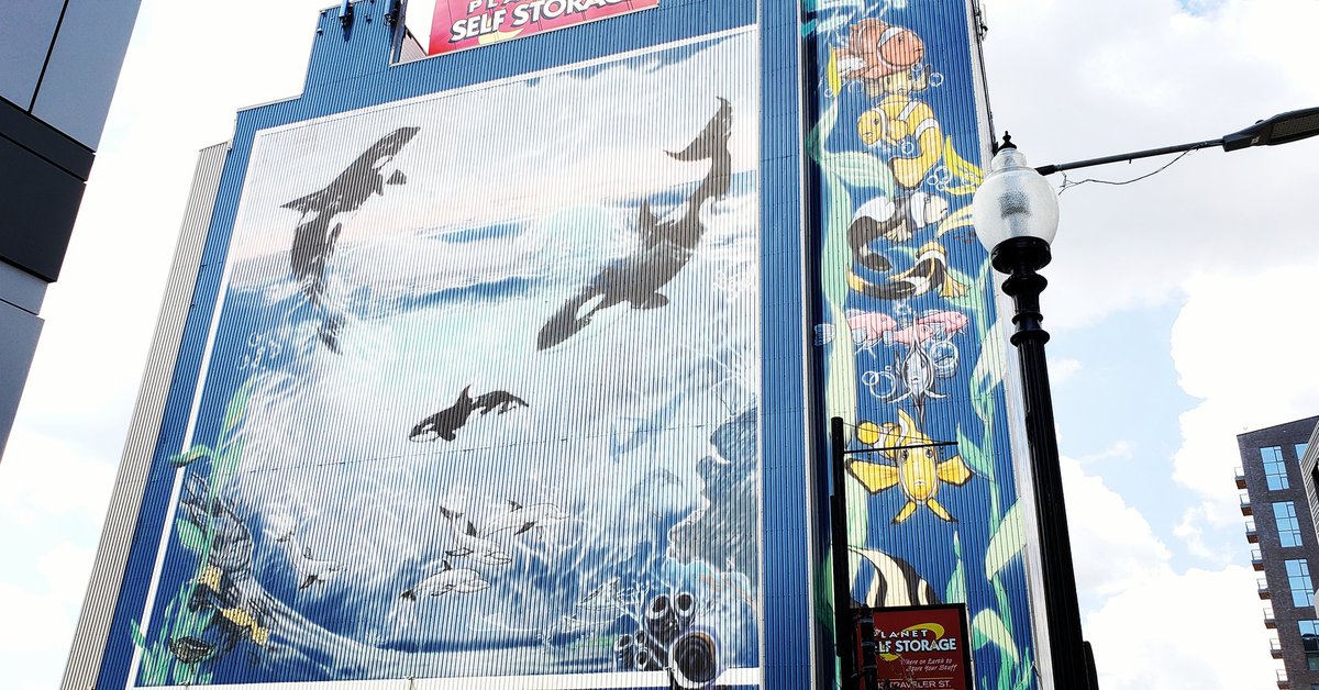 OnlyInBOS's tweet photo. 25 years ago today, the Boston Whaling Mural was dedicated in Boston. For the next decade, every 90s baby thought the aquarium was there... https://t.co/ESSXPWVyKu