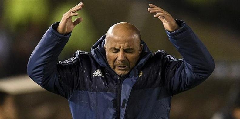 tuitskukas's tweet photo. "Admiro a Cristina Kirchner. Siempre me guié por sus valores y por los de Néstor. Me identifico con ellos porque lucharon contra los poderes de turno". 

Jorge Sampaoli https://t.co/pwsQP4GIAD