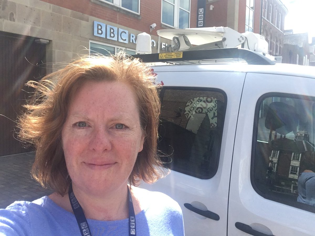 VictoriaGroby's tweet photo. @HelenMcLive from @BBCLeicester 104.9FM came to Groby to interview some of the residents from Victoria Cottages re their concerns with Hinckley &amp; Bosworth Council. The interview will be aired on the Breakfast show tomorrow morning 22nd June from 7.30am .
@leicslive @bbcemt https://t.co/nU6ItSANoP