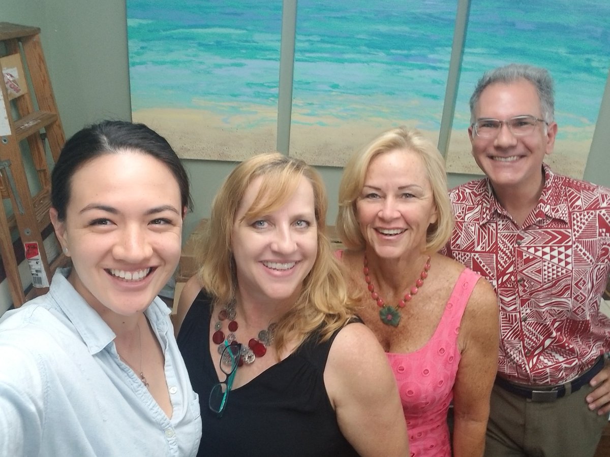 archipelagohi's tweet photo. #selfieday #oahuinteriordesign #team #teamwork #teamworkmakesthedreamwork #welovewhatwedo #lifeofaninteriordesignteam https://t.co/iuGChdO0aW