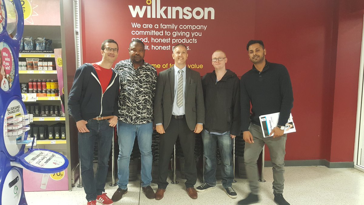 simonma85100163's tweet photo. 4 of our security, after completing there CCTV course. Standing with them, myself and with great thanks, the Wilko store manager. https://t.co/QhhkI99zsN