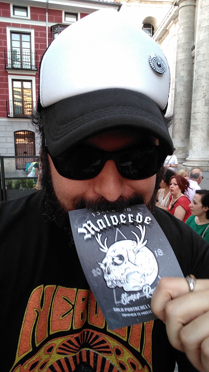 MalverdeSR's tweet photo. Disfrutando del día de la música y repartiendo unos pocos flyers de nuestro bolo del viernes 13 de julio. Pidamos el suyo, son edición limitada. https://t.co/c8mXjknHps