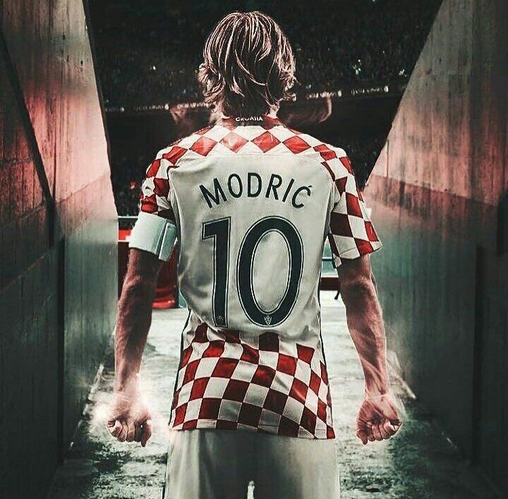 RealBrasil_BR's tweet photo. LUKA MODRIC IS A GOD 🔥 https://t.co/x4fl26wZKl