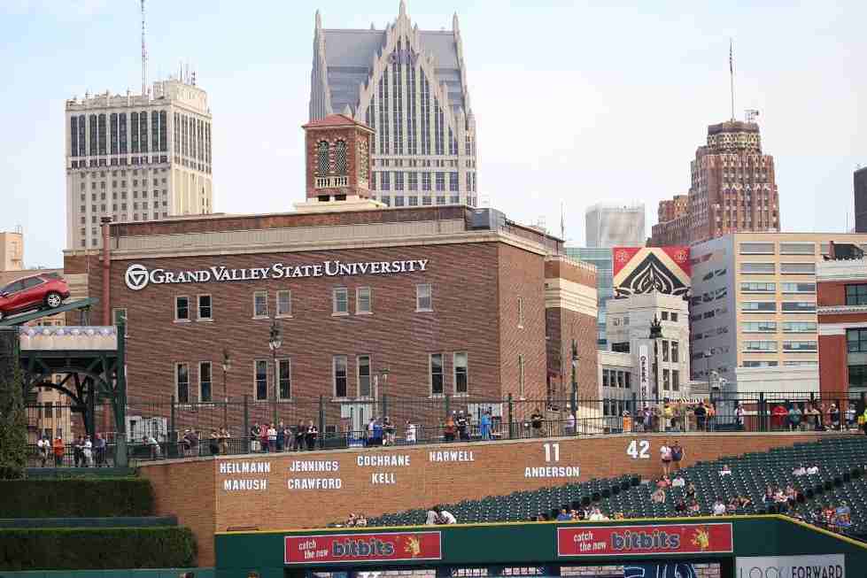 GVSUalum's tweet photo. You see it every time you catch a Tigers game on television, now's your opportunity to visit Grand Valley's Detroit Center! Tailgate with us there before GVSU Night at Comerica Park. Learn more at https://t.co/41USanNwyb! #GVTigers⚾️ https://t.co/O4AGhcJn9b