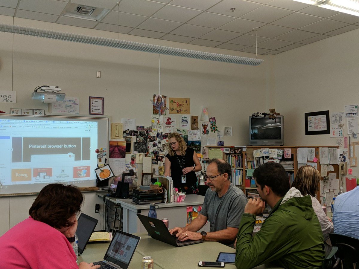 MeganVickeryVPS's tweet image. Learning about the #HUB and how to create easy access to all the necessary items. #futurereadyadmin